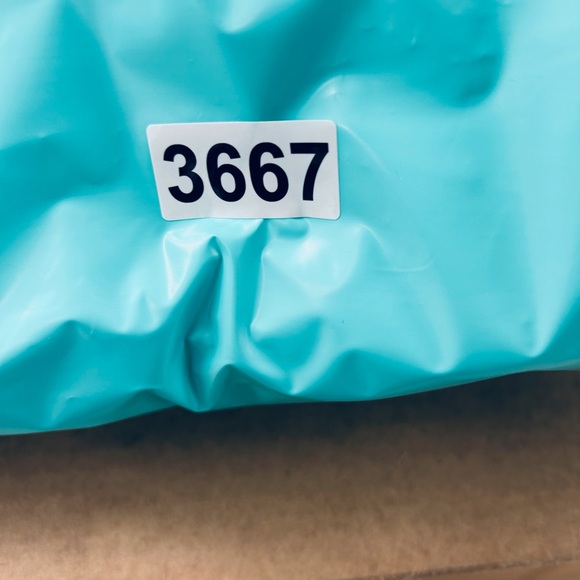 NWOT QUINCE Premium Down Pillow Soft King 3667 - Picture 12 of 12